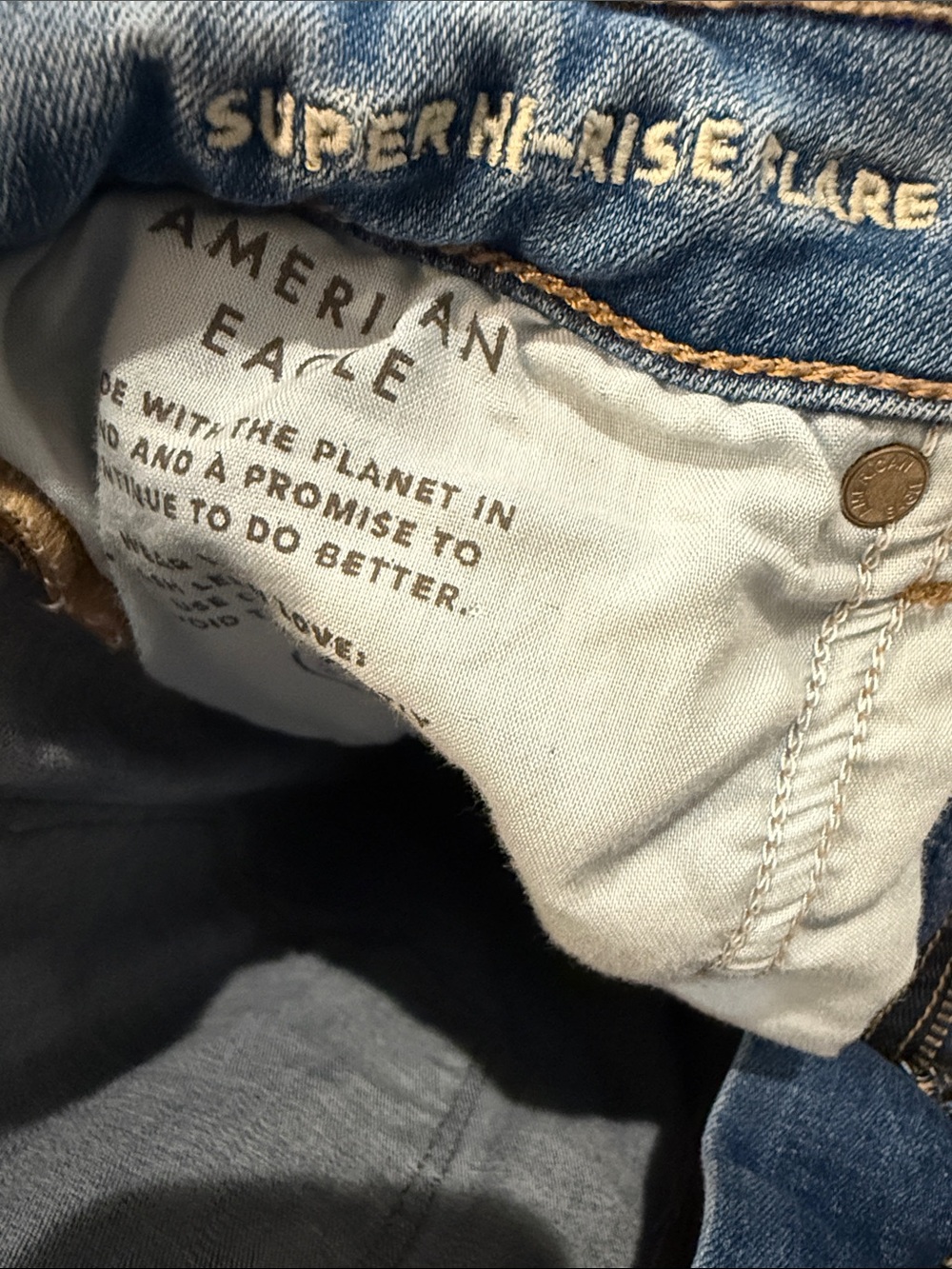 American Eagle Light Wash Flared Jeans - Picture 2 of 4
